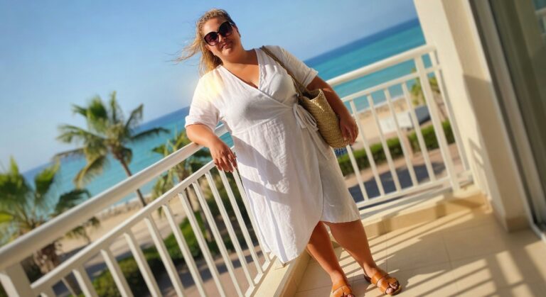 24 Stylish Plus Size Vacation Outfits Summer Travelers Will Love