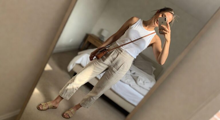 25 Minimalist Summer Outfits That Make Getting Dressed So Easy